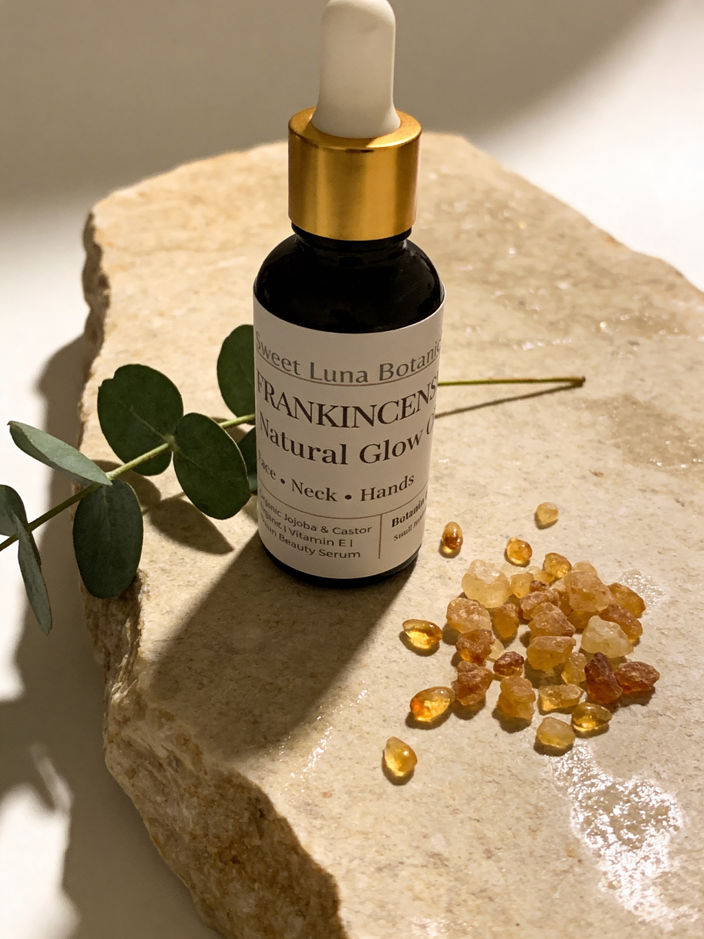 Frankincense Natural Glow Oil With Gua Sha